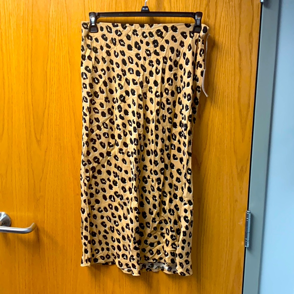 LEOPARD 🐆 midi skirt NWT
